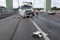 Schwerer LKW VU PKlemm A 4 Rich Olpe auf der Rodenkirchener Bruecke P242